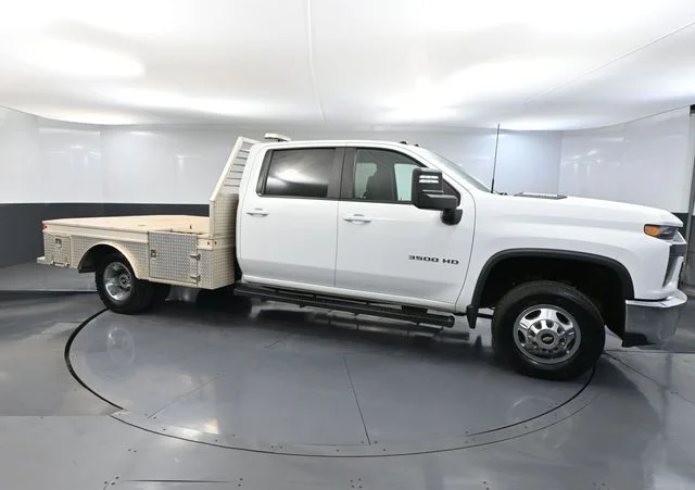 Used 2021 White Chevrolet LT image 3