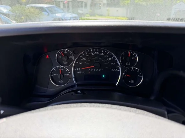 Used 2025 White GMC LT image 25