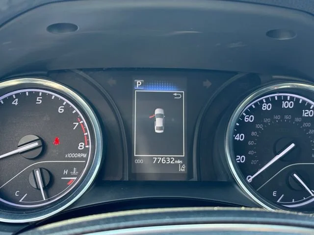 Used 2019 White Toyota SE image 16