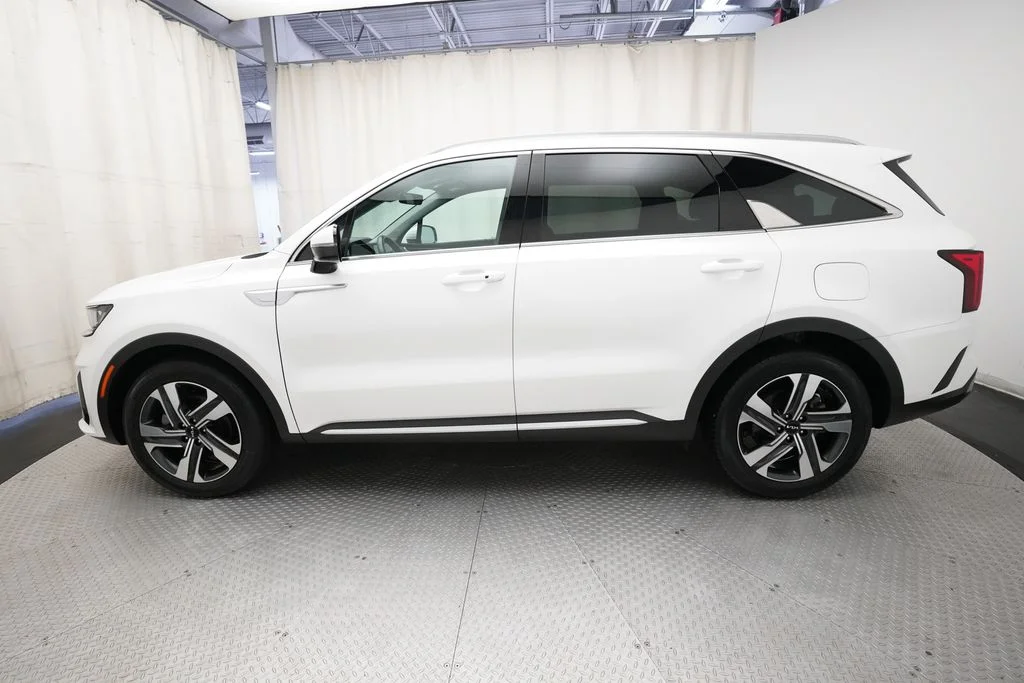 Used 2023 White Kia EX image 25