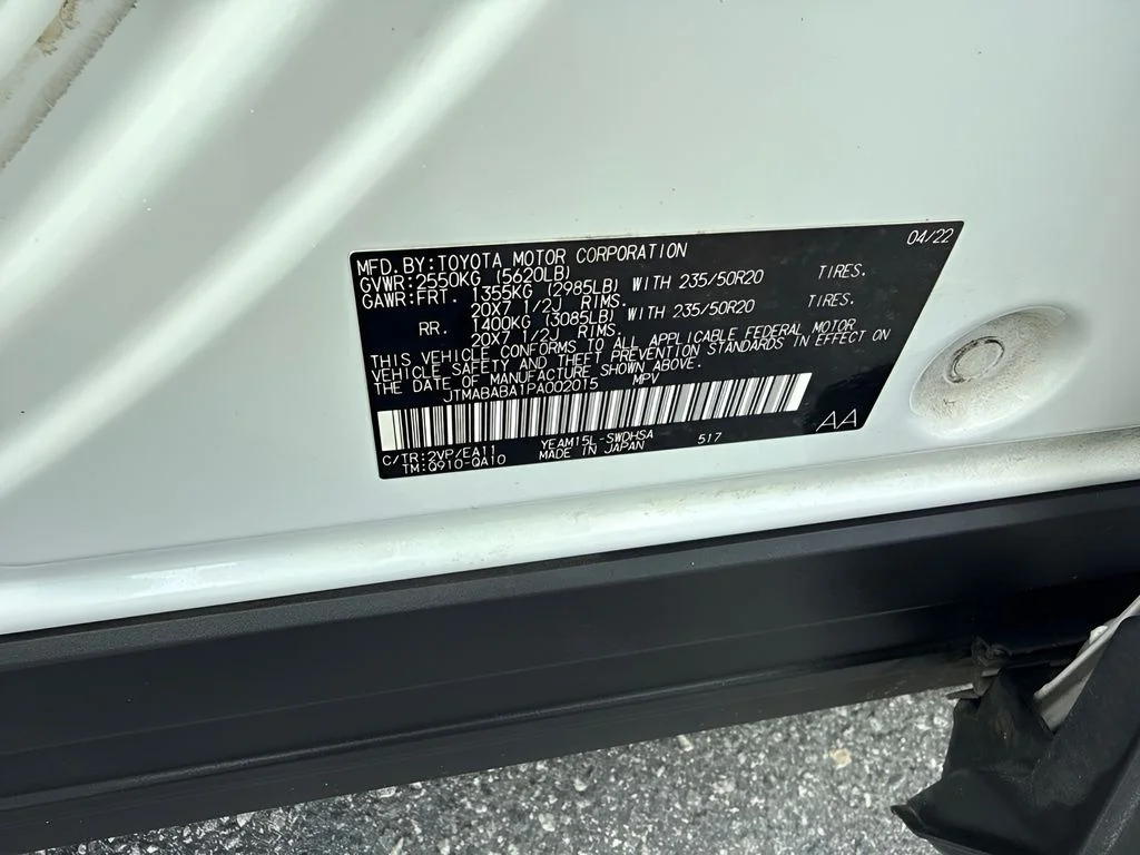 Used 2023 White Subaru Touring image 28