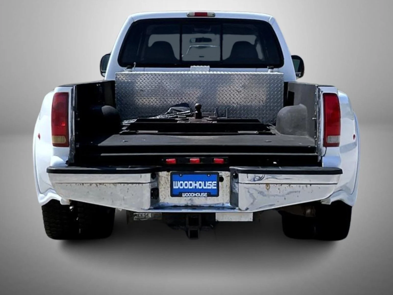Used 2004 White Ford Lariat image 6