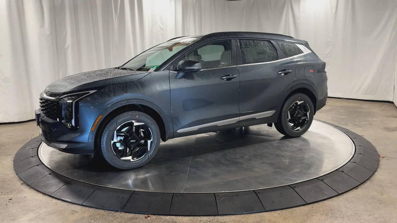 New 2026 Gravity Gray Kia EX image 5