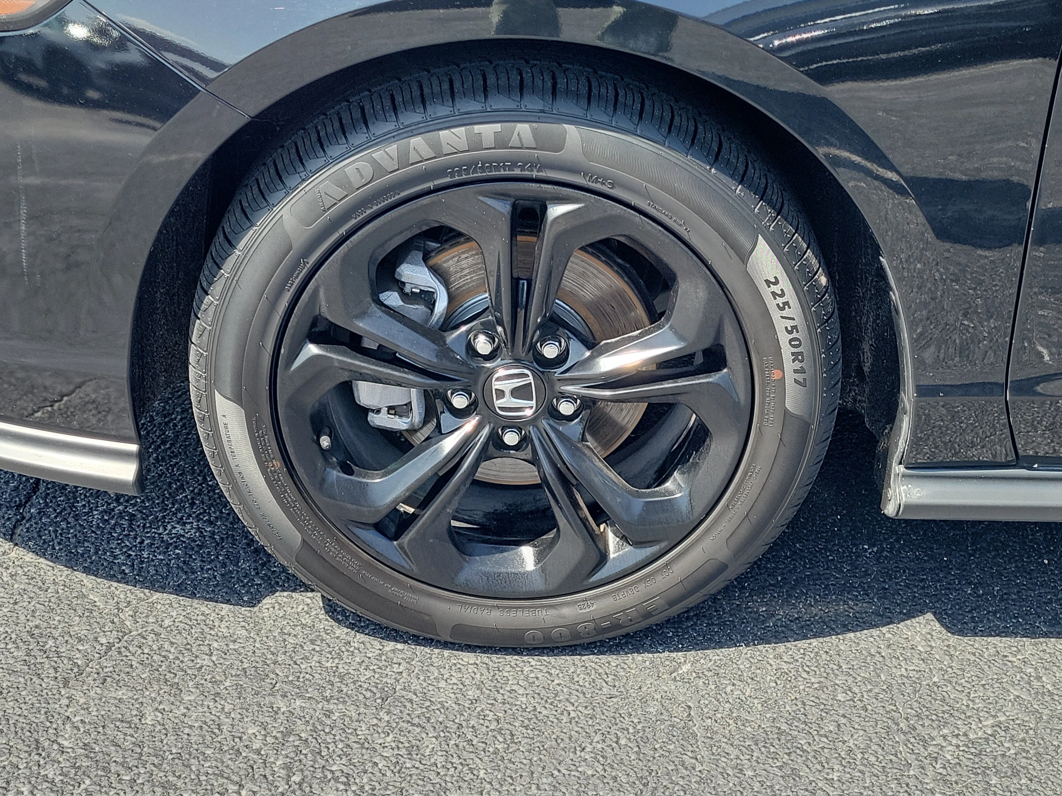 Used 2025 Black Honda SE image 29
