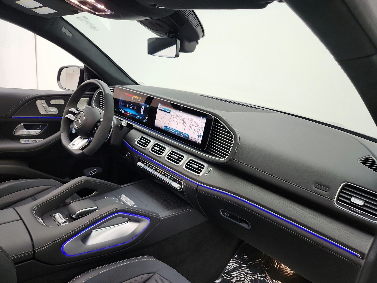 Certified Used 2026 Obsidian Black Metallic Mercedes-Benz AMG® GLE 53 4MATIC+ Coupe image 33