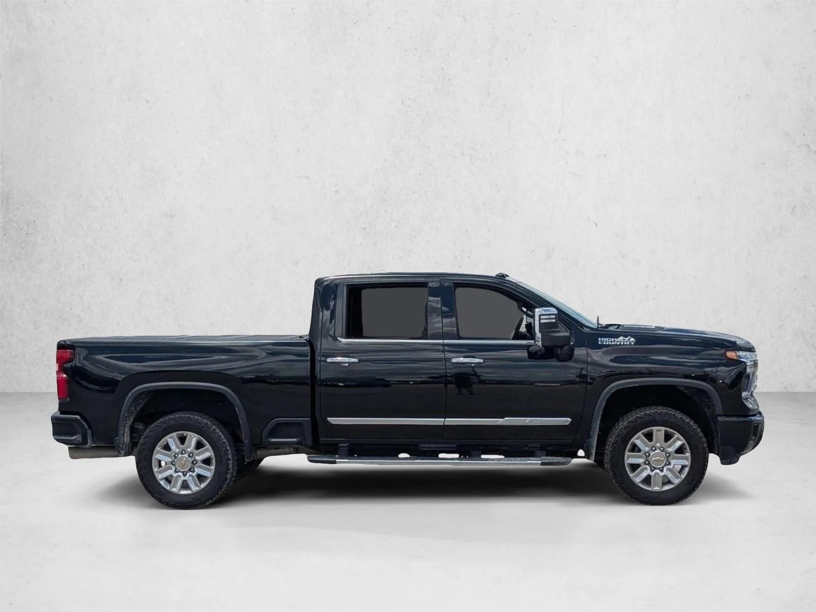 Used 2024 Black Chevrolet High Country image 4