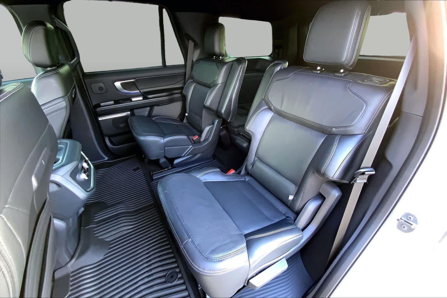 Used 2025 Space Silver Ford Platinum image 21