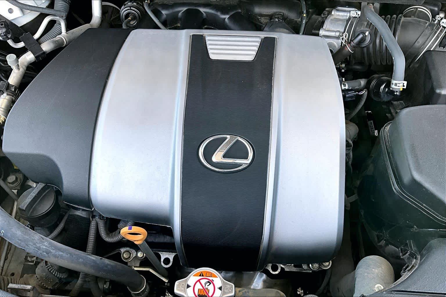Used 2019 Eminent White Pearl Lexus  image 31