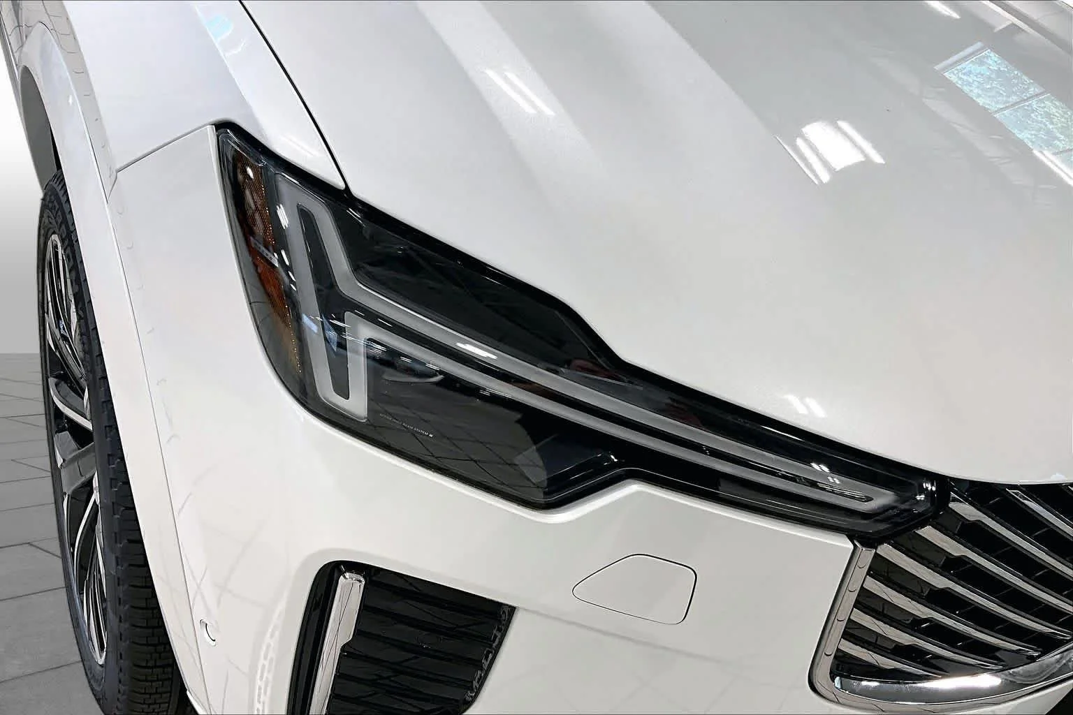 New 2026 Crystal White Volvo Ultra image 15