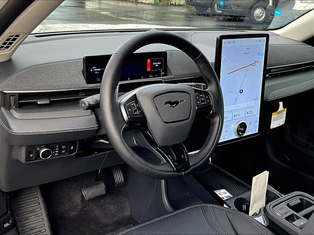 2025 Ford Mustang Mach-E Premium - Photo 7