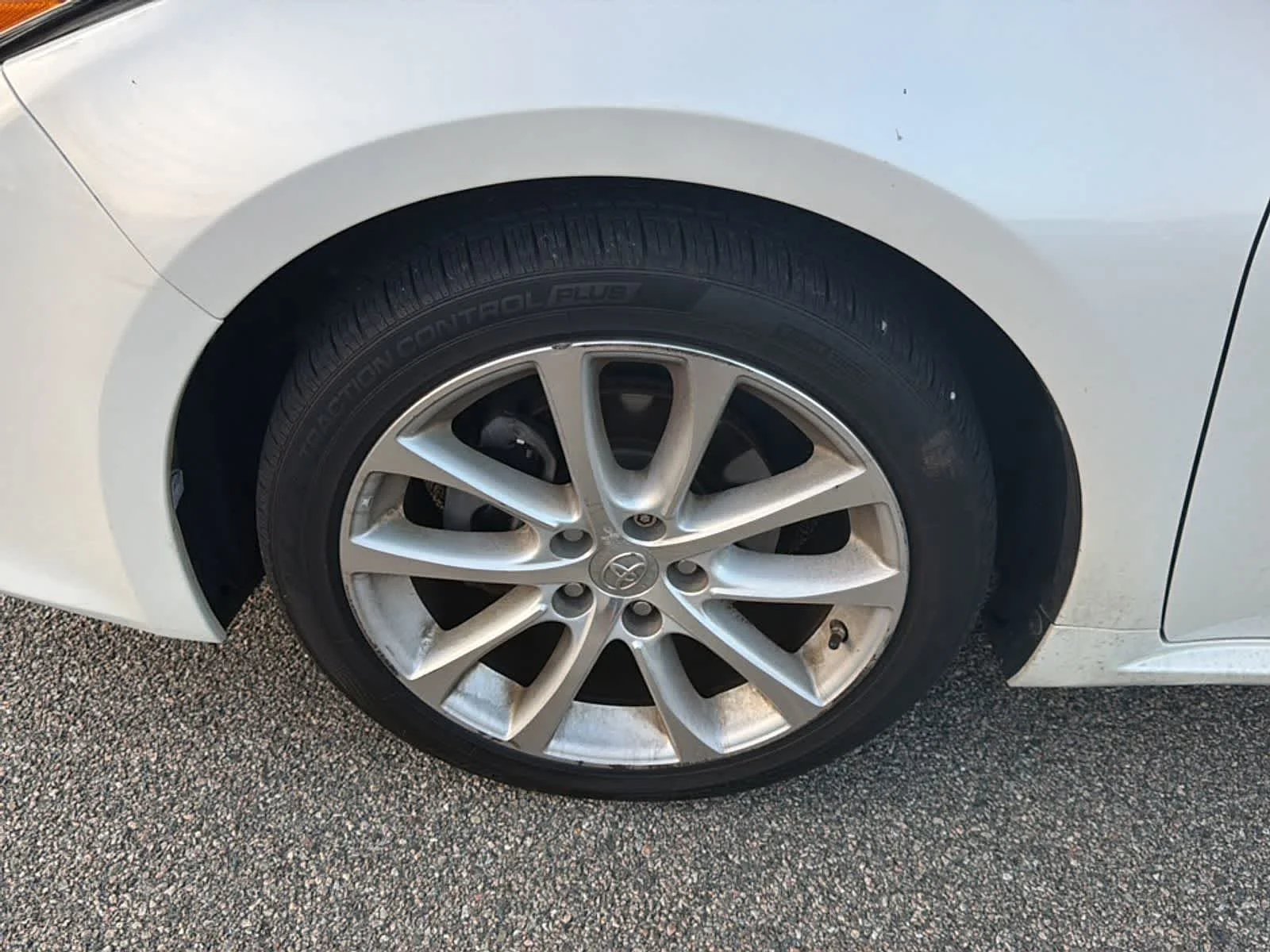 Used 2014 Blizzard Pearl Toyota Limited image 19