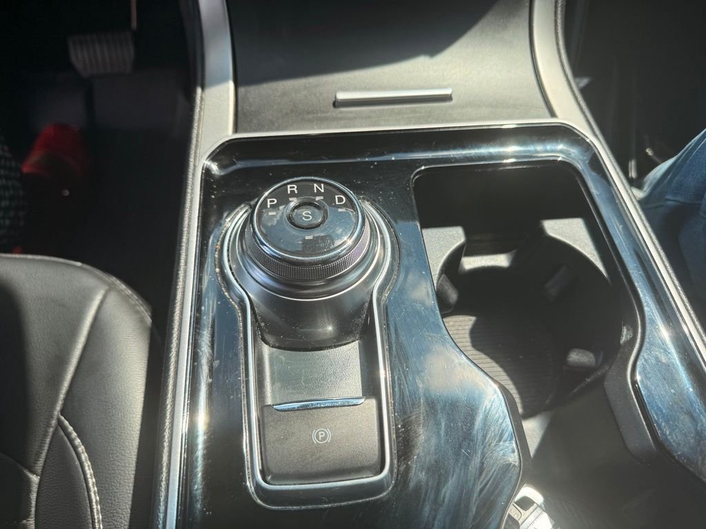 Used 2019 Gray Ford SEL image 17
