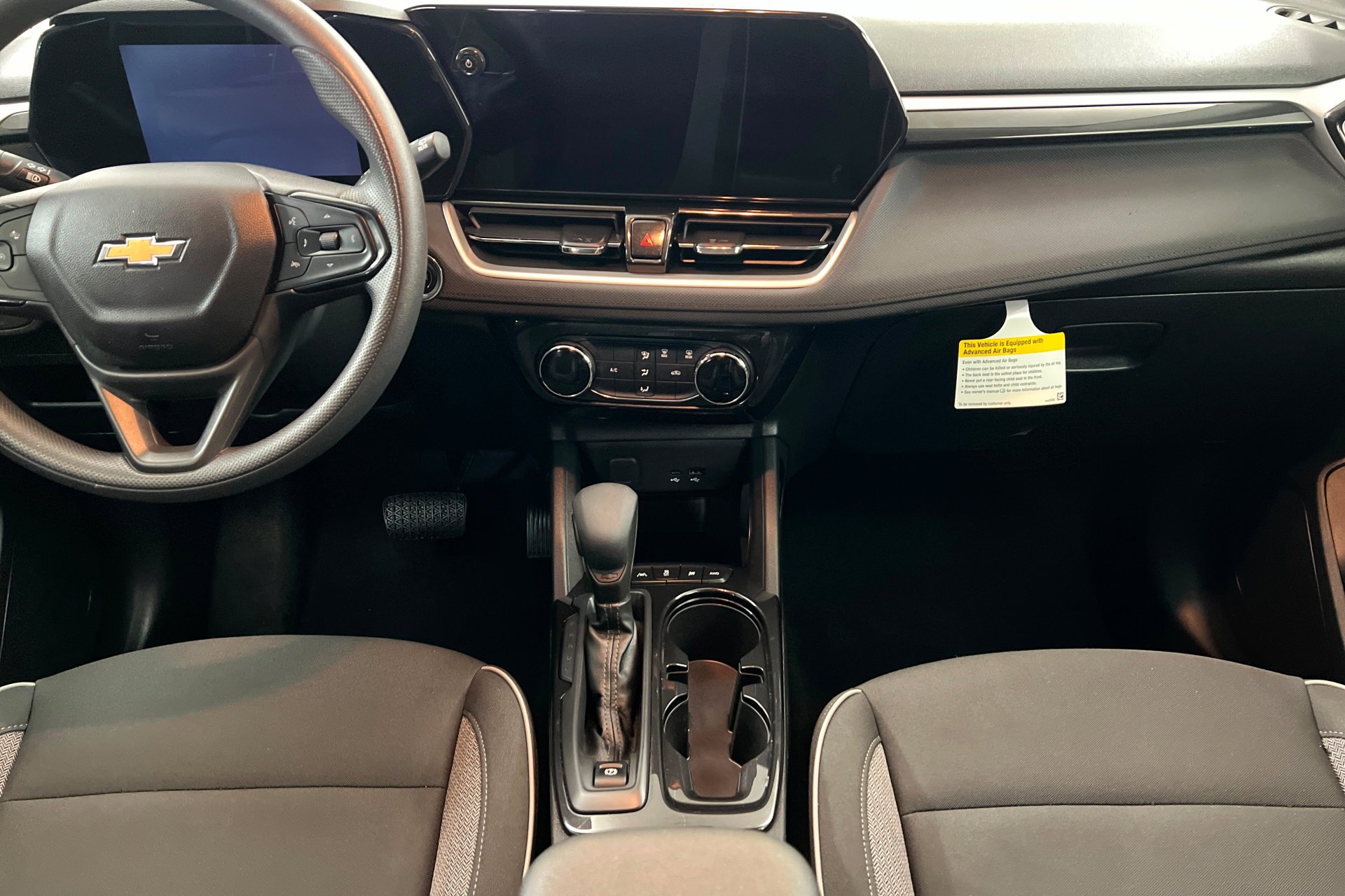 Used 2025 Summit White Chevrolet LT image 14