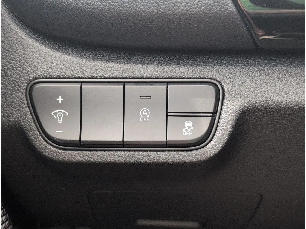 New 2026 Snow White Pearl Kia S image 26