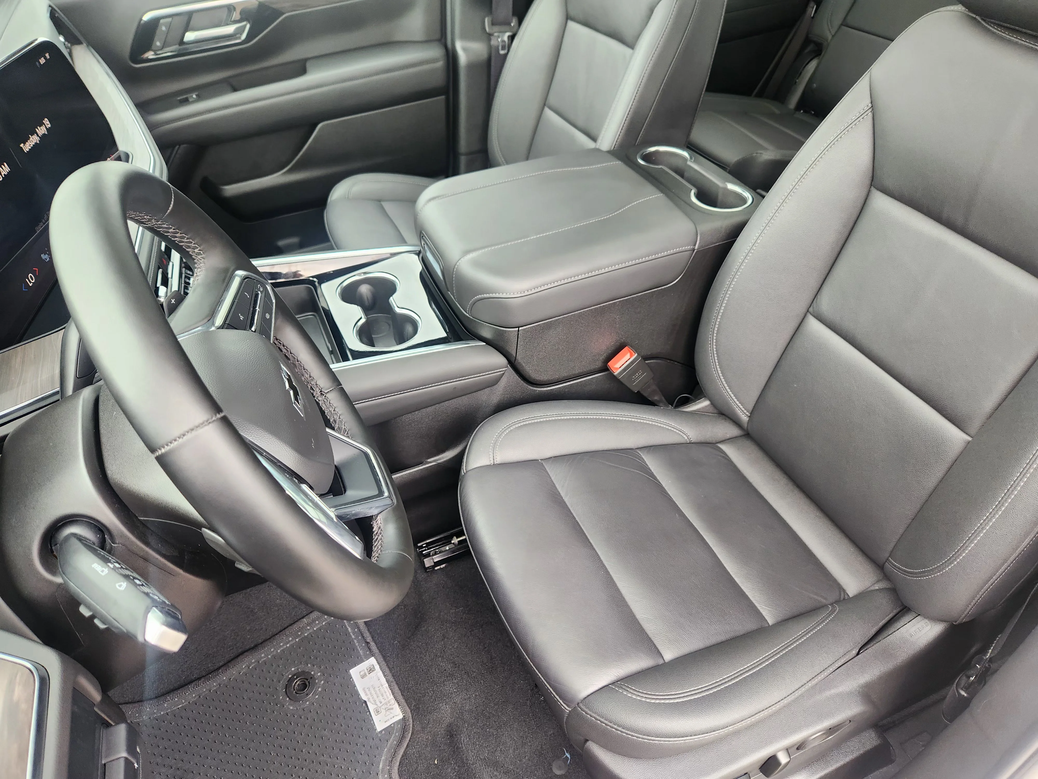 Used 2025 Iridescent Pearl Tricoat Chevrolet Z71 image 14