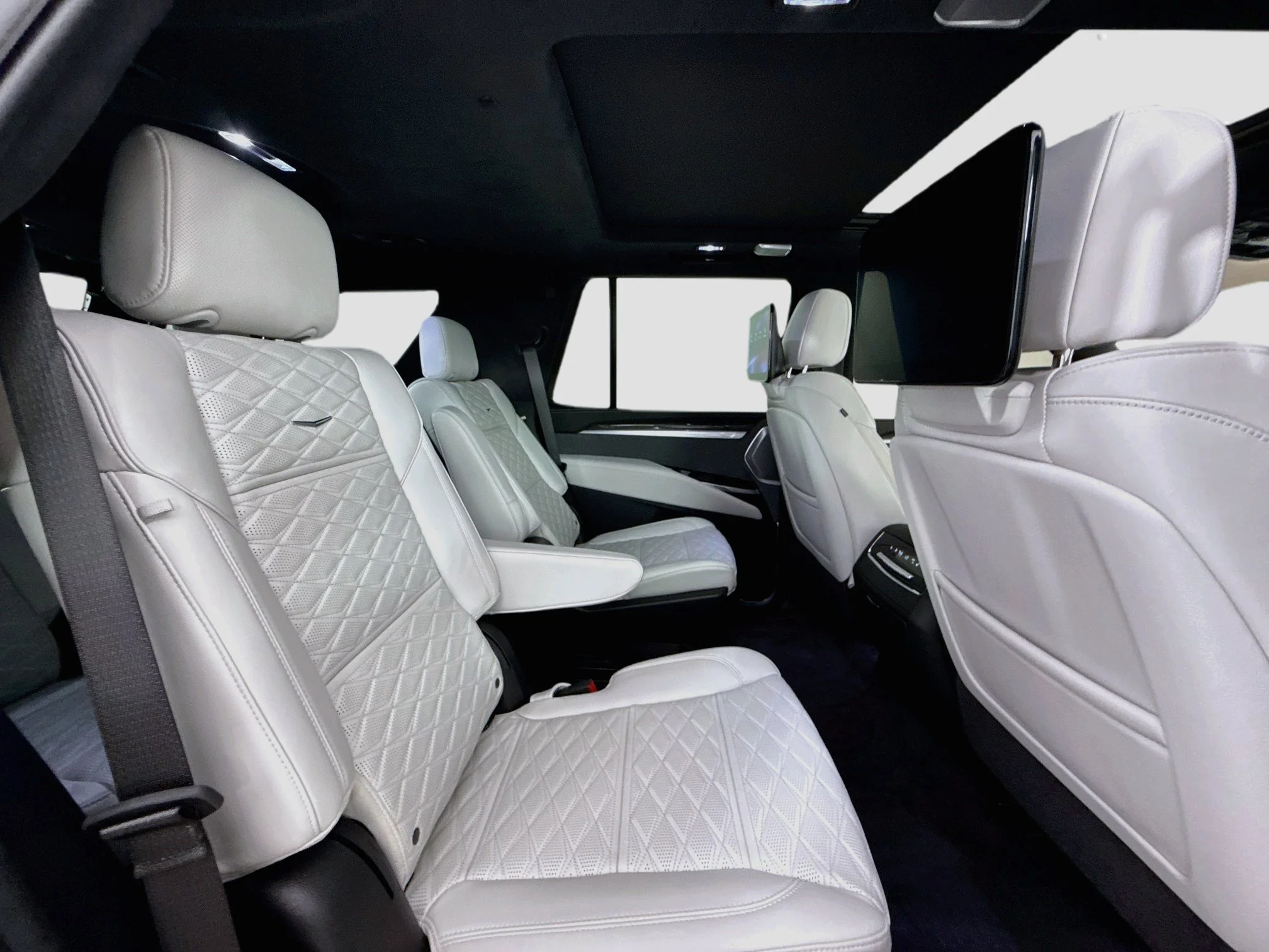 Used 2026 Vibrant White Tricoat Cadillac V-Series image 33