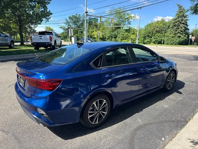 Used 2023 Blue Kia LXS image 8