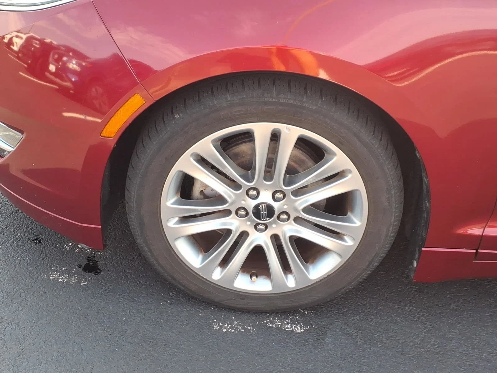 Used 2014 Ruby Red Metallic Lincoln Base image 30