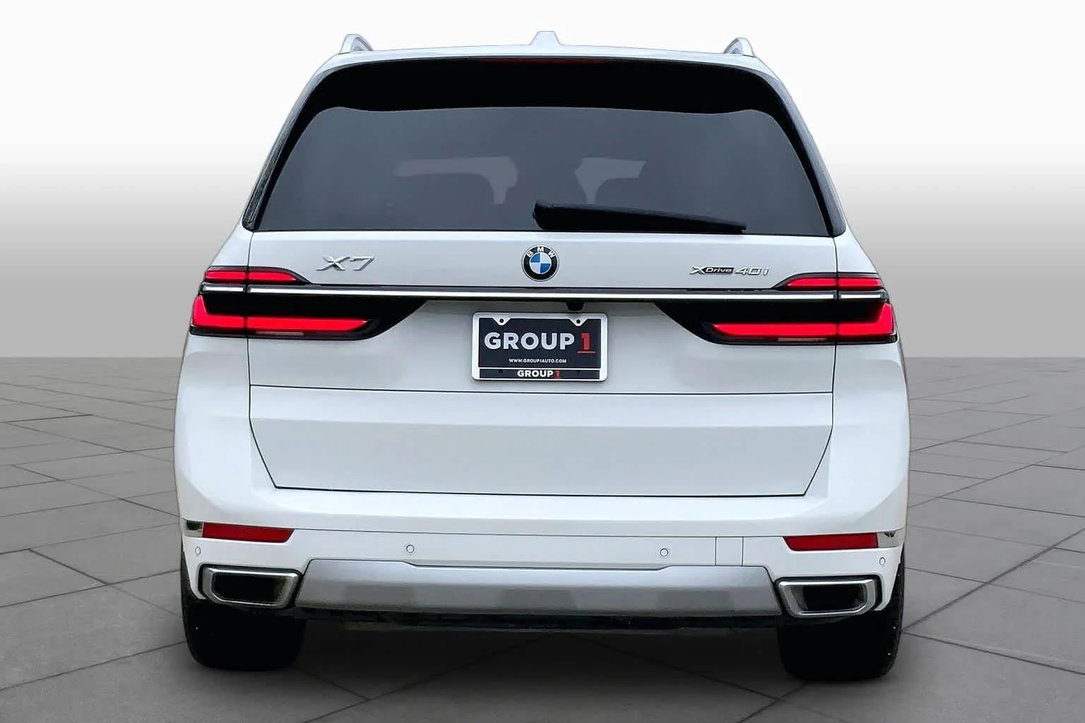 Used 2024 Alpine White BMW xDrive40i image 4