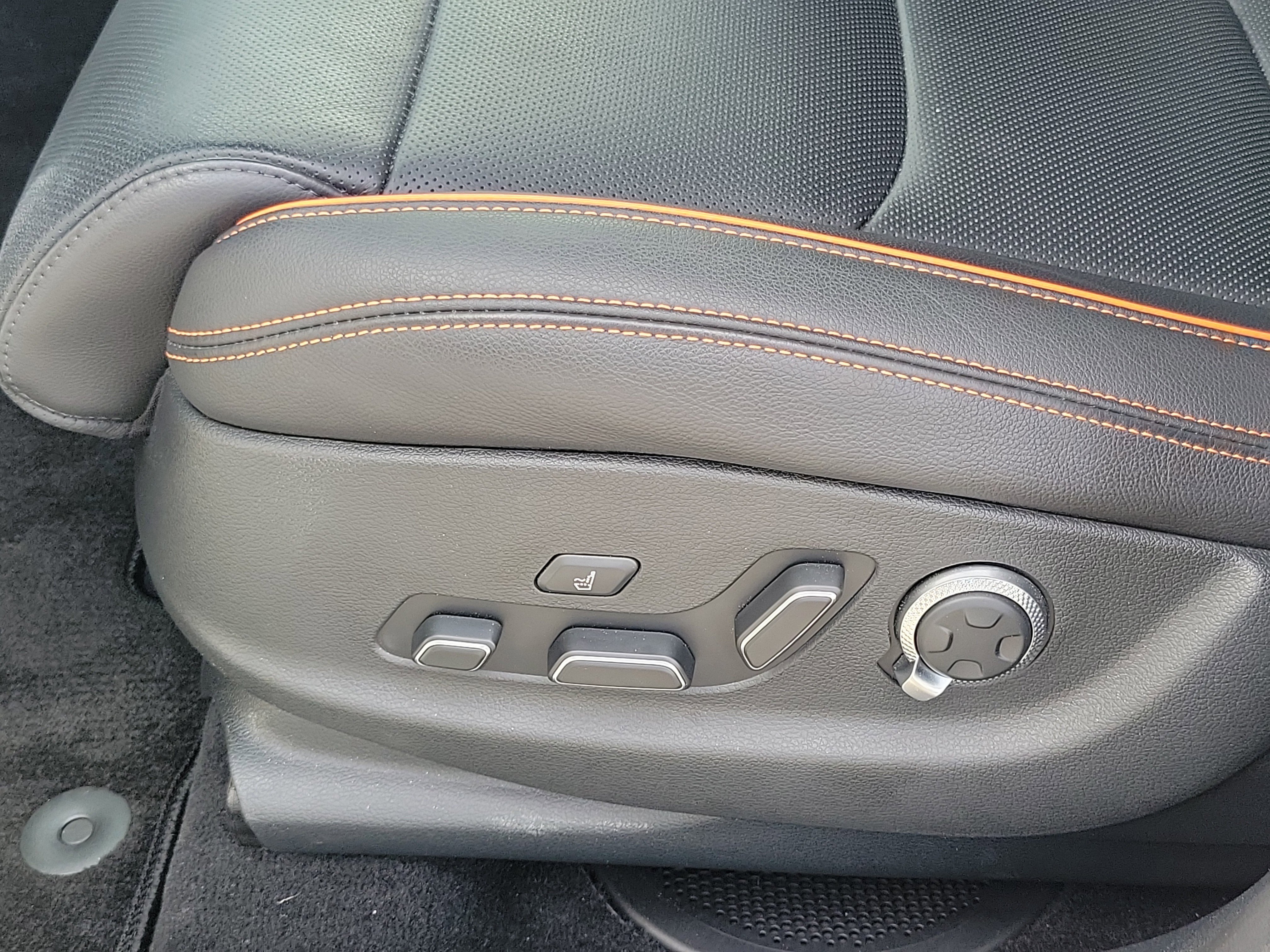 Certified Used 2026 Uyuni White Genesis 3.5T Sport Advanced image 16