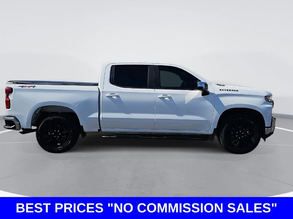 Used 2019 White Chevrolet LT image 2