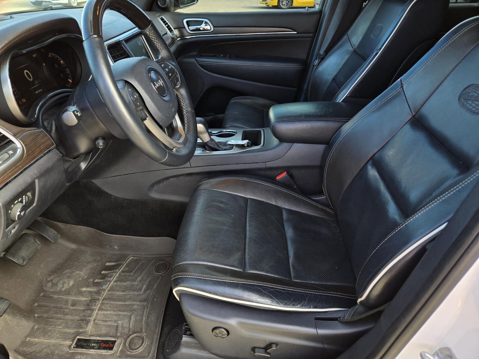 Used 2017 Ivory 3-Coat Jeep Overland image 26