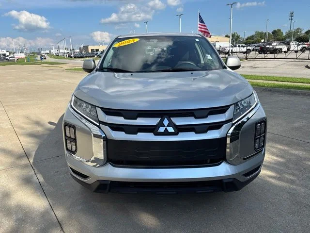 Used 2025 Gray Mitsubishi 2.0 ES image 5