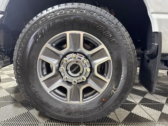 New 2026 Avalanche Ford Lariat image 10