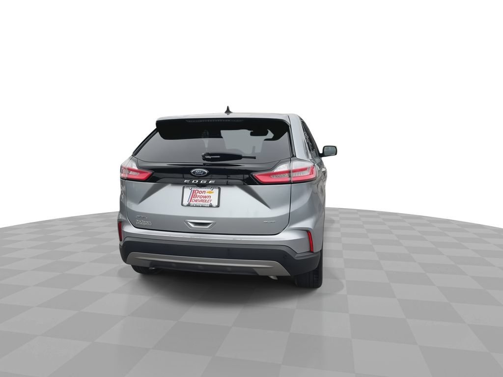 Used 2024 Silver Ford SEL image 8