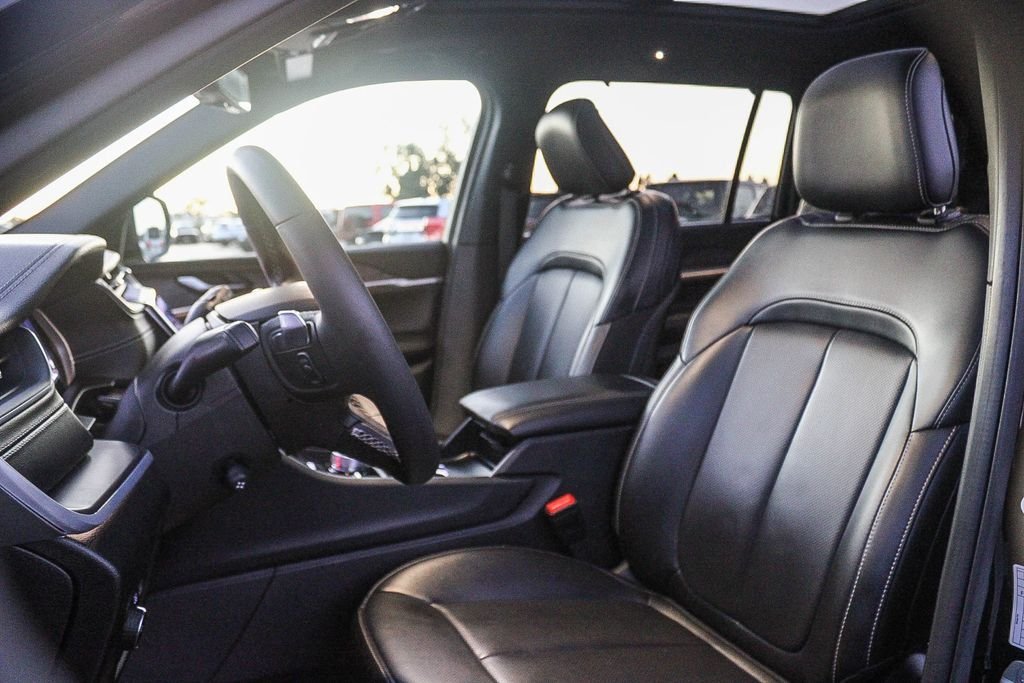 Used 2024 Diamond Black Jeep Limited image 18