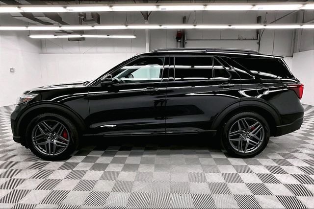 2025 Ford Explorer ST - Photo 14