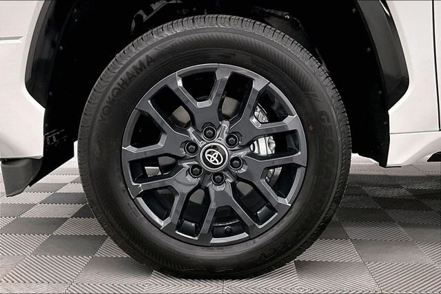 Used 2026 Wind Chill Pearl Toyota Platinum image 10