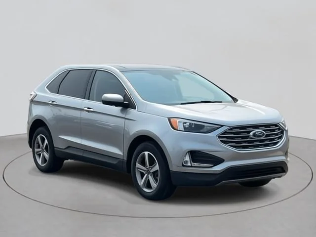 Used 2022 Silver Ford SEL image 6
