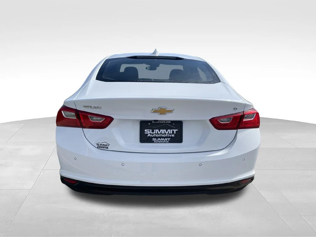 Used 2024 Summit White Chevrolet LT image 28