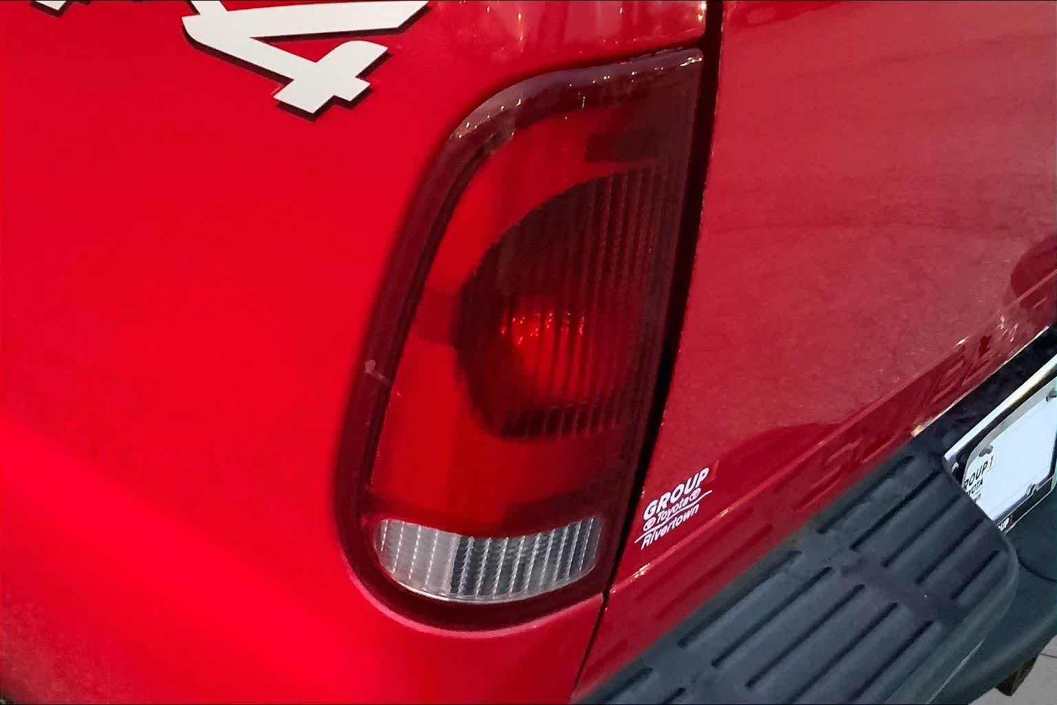 Used 2001 Red Ford XLT image 26