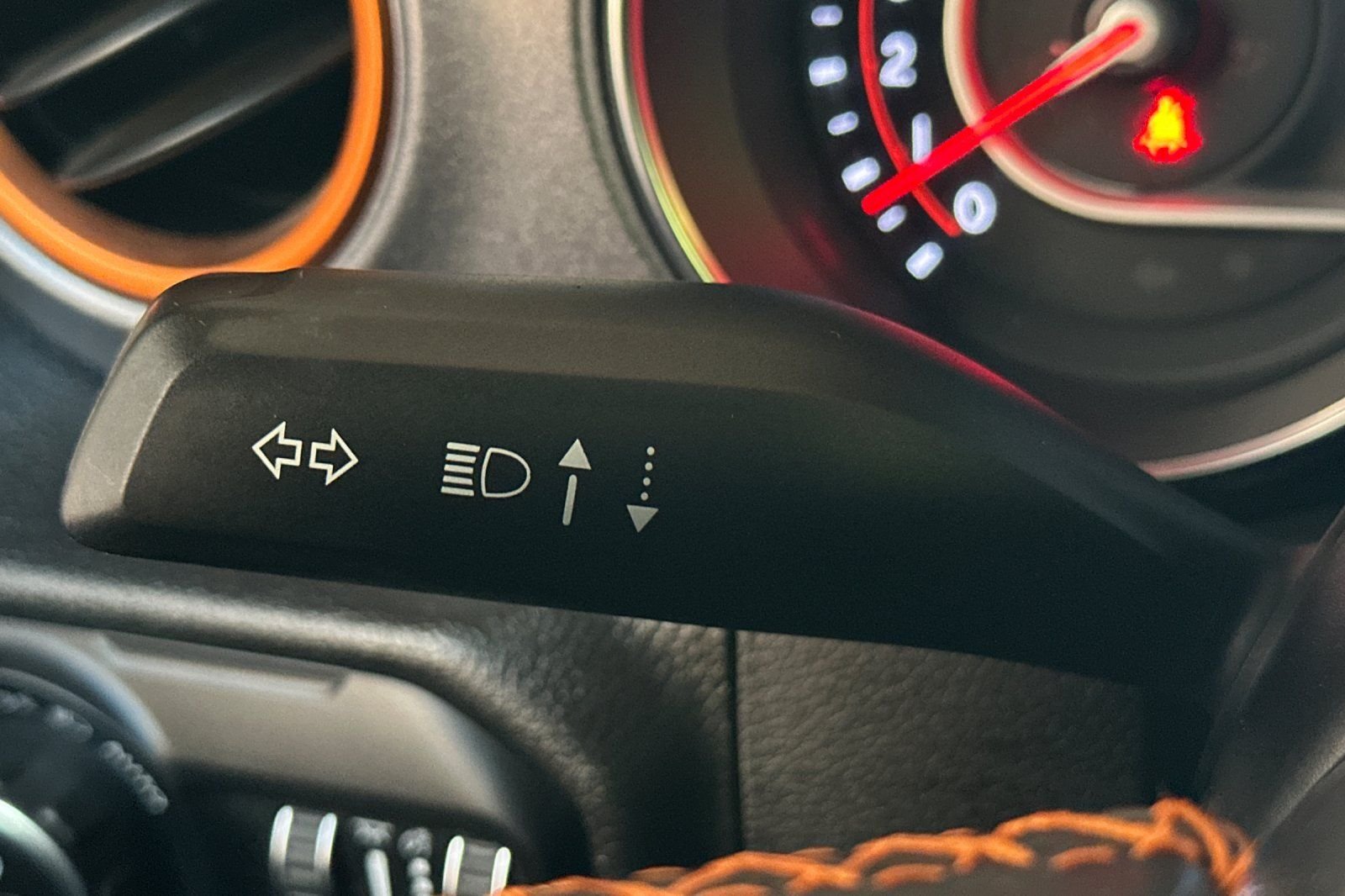 Used 2022 Gray Jeep Mojave image 33