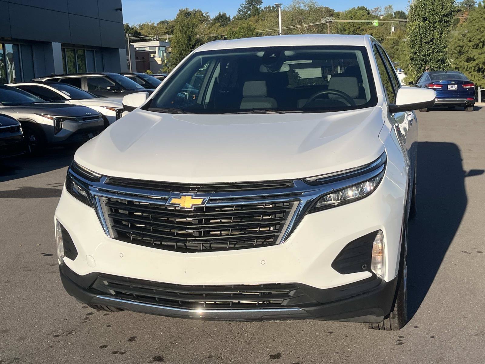 Used 2024 Summit White Chevrolet LT image 8