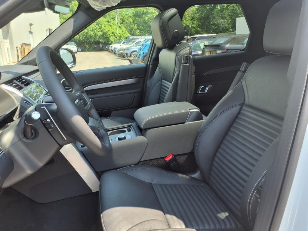 2025 Land Rover Discovery Dynamic SE - Photo 9