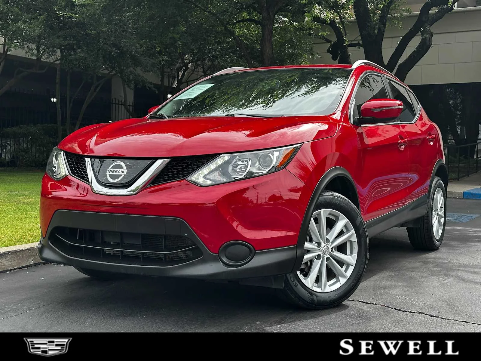 Used 2018  Nissan SV image 1