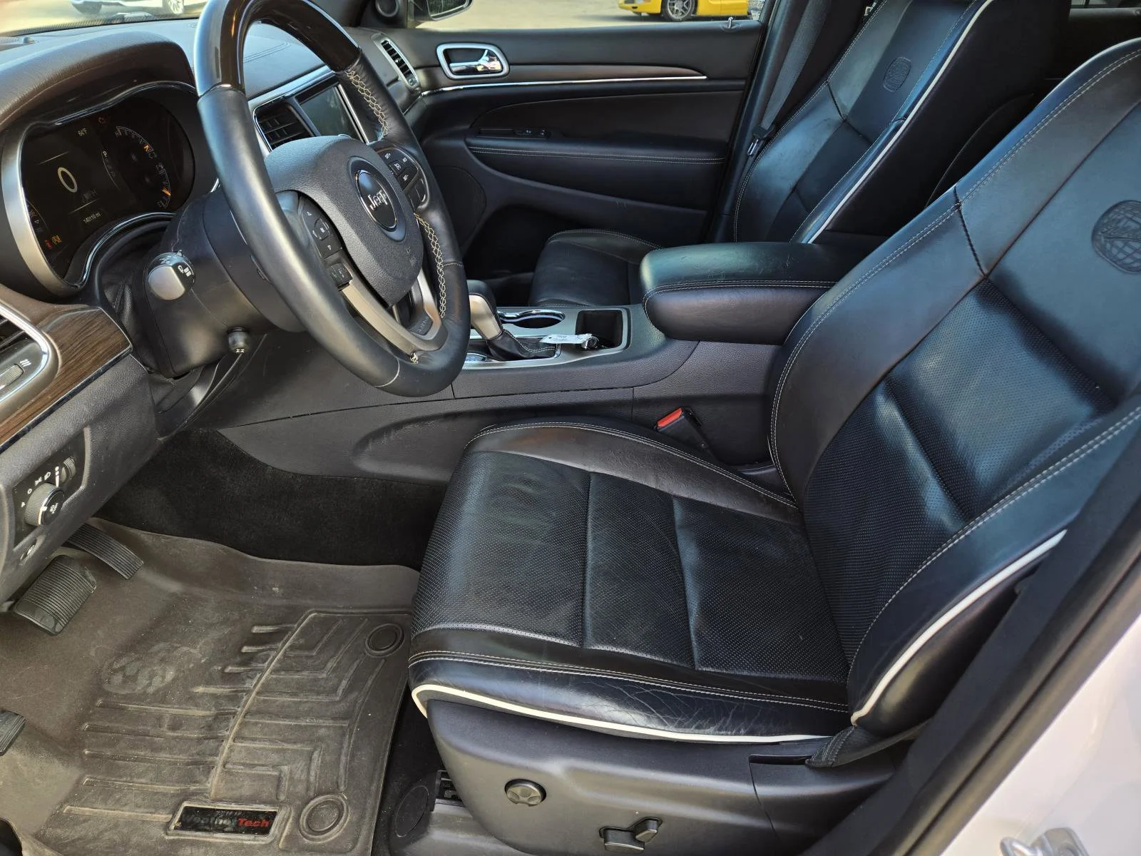 Used 2017 Ivory 3-Coat Jeep Overland image 26