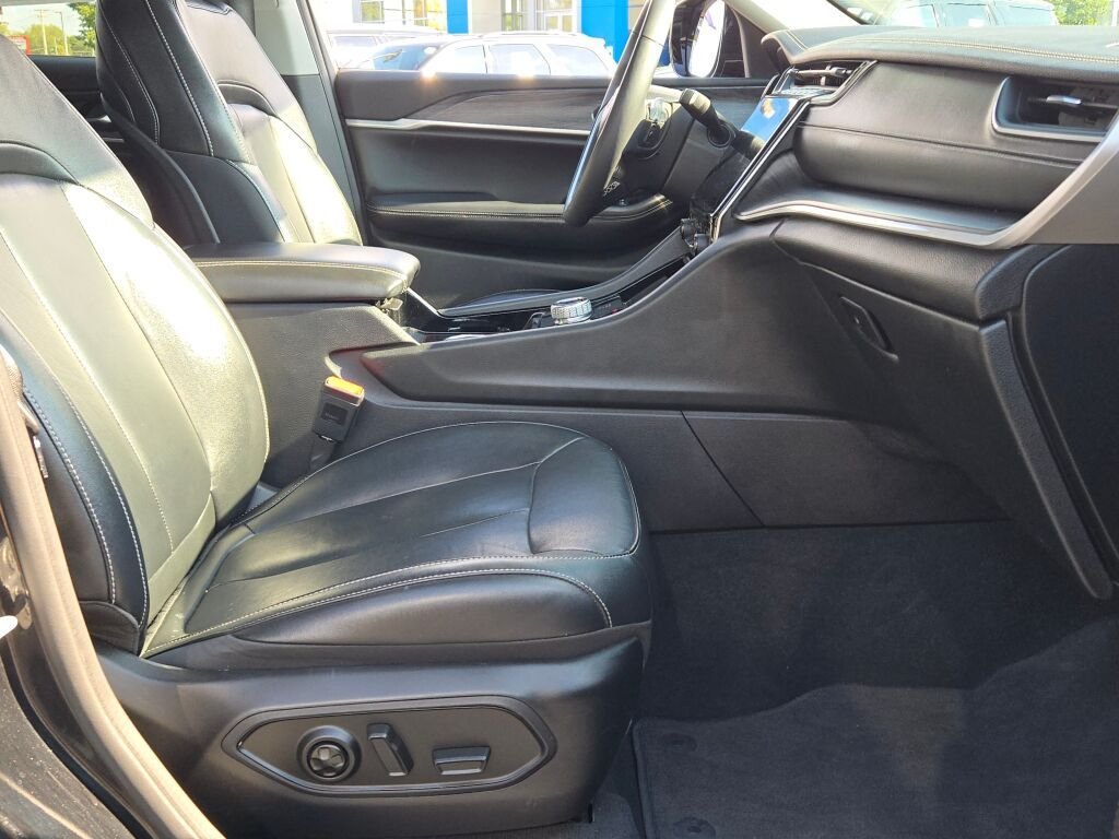Used 2023 Black Jeep Limited image 6