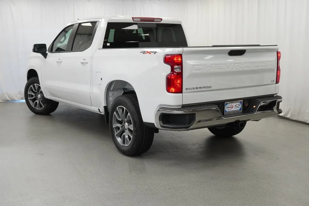 New 2026 Summit White Chevrolet LT image 5