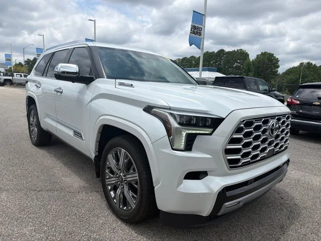 Used 2025 Beige Toyota Capstone image 1
