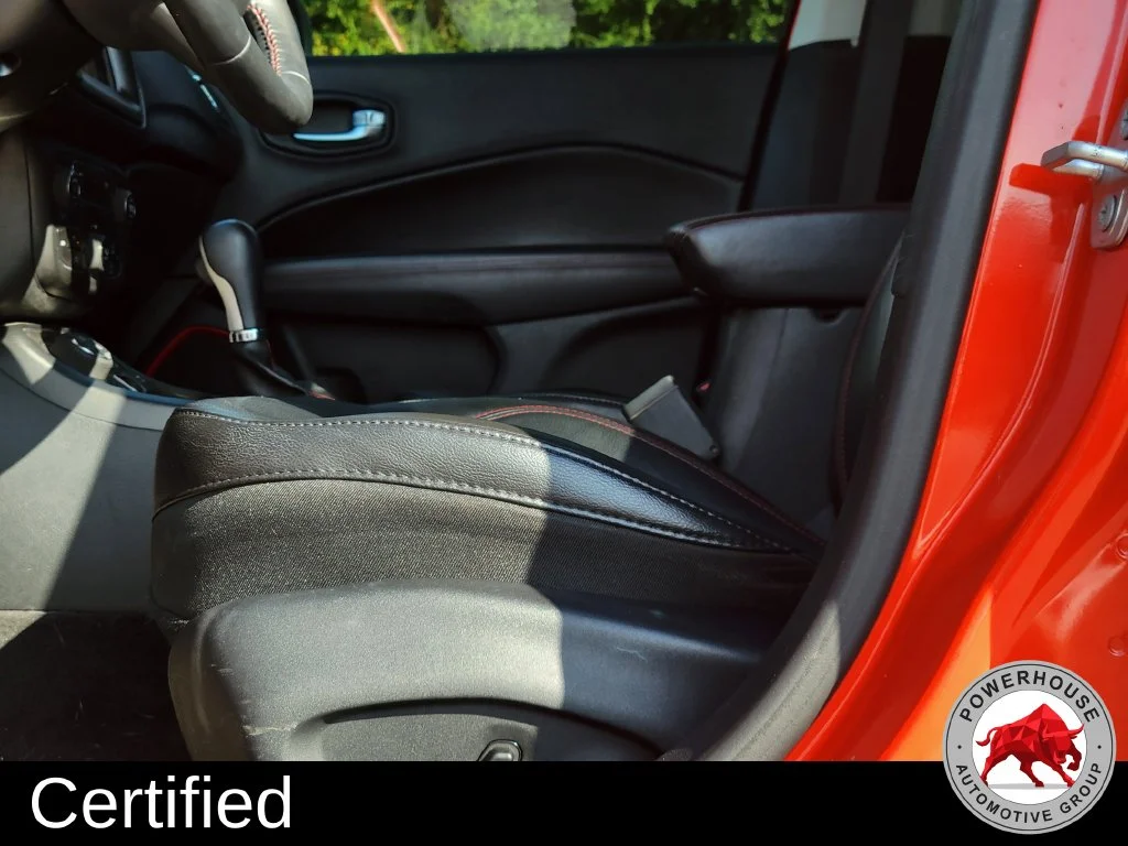 Used 2018 Orange Jeep Trailhawk image 25