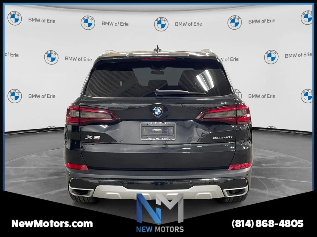 Used 2021 Black Sapphire Metallic BMW xDrive40i image 4