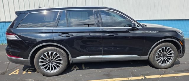 Used 2021 Black Lincoln Reserve image 3