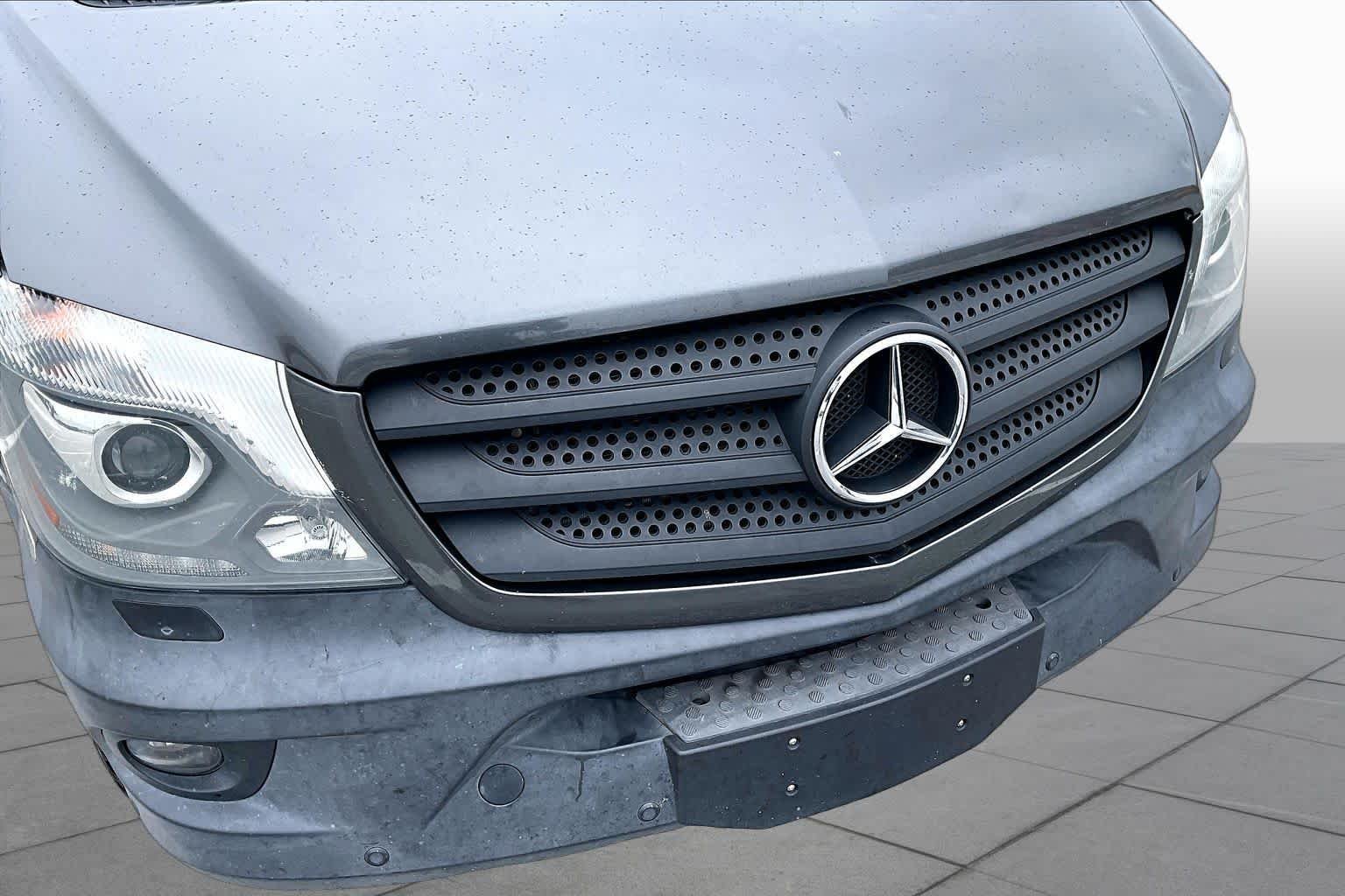 Used 2018 Graphite Gray Metallic Mercedes-Benz  image 32