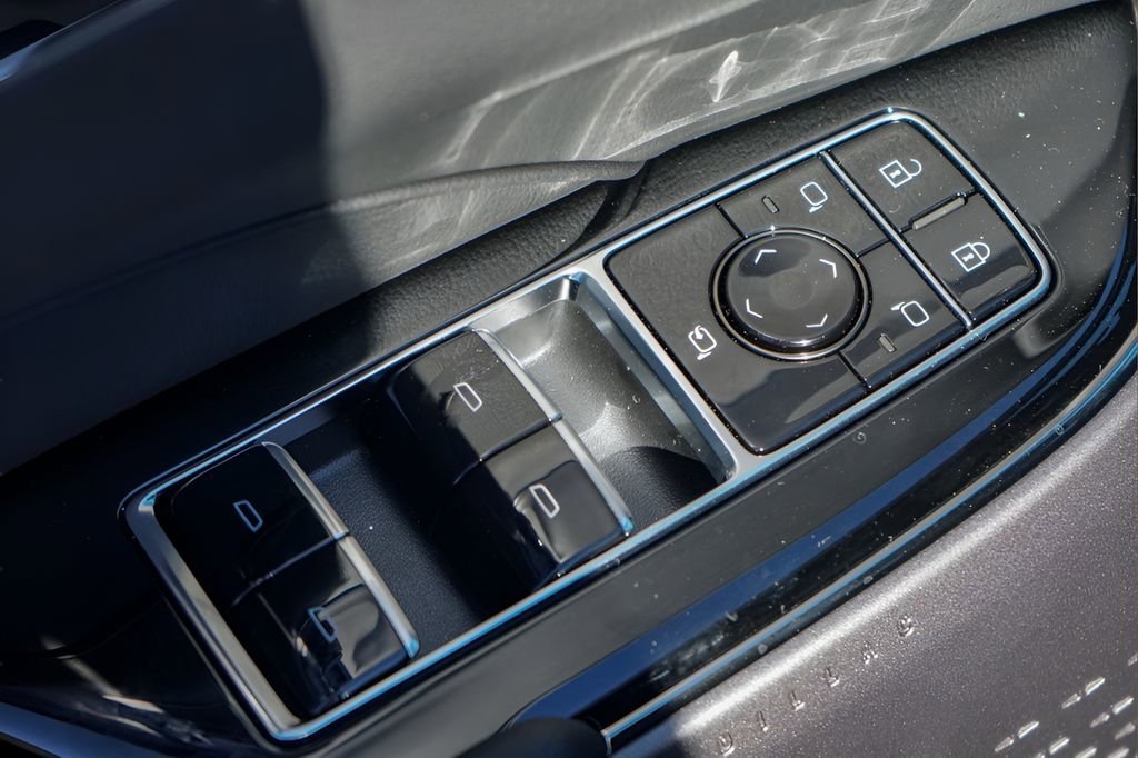 2026 Cadillac LYRIQ Luxury - Photo 17