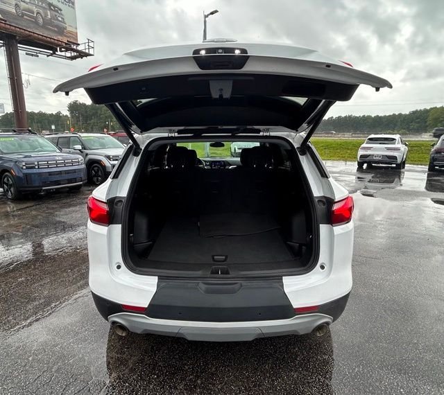 Used 2021 White Chevrolet LT image 4