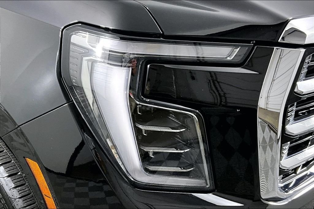Used 2025 Black GMC Elevation image 30